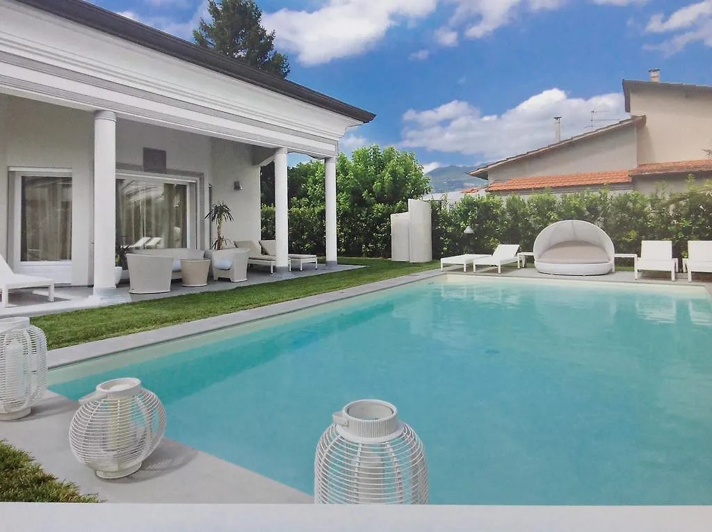 Versilia Sains Souci Villa Marina di Pietrasanta