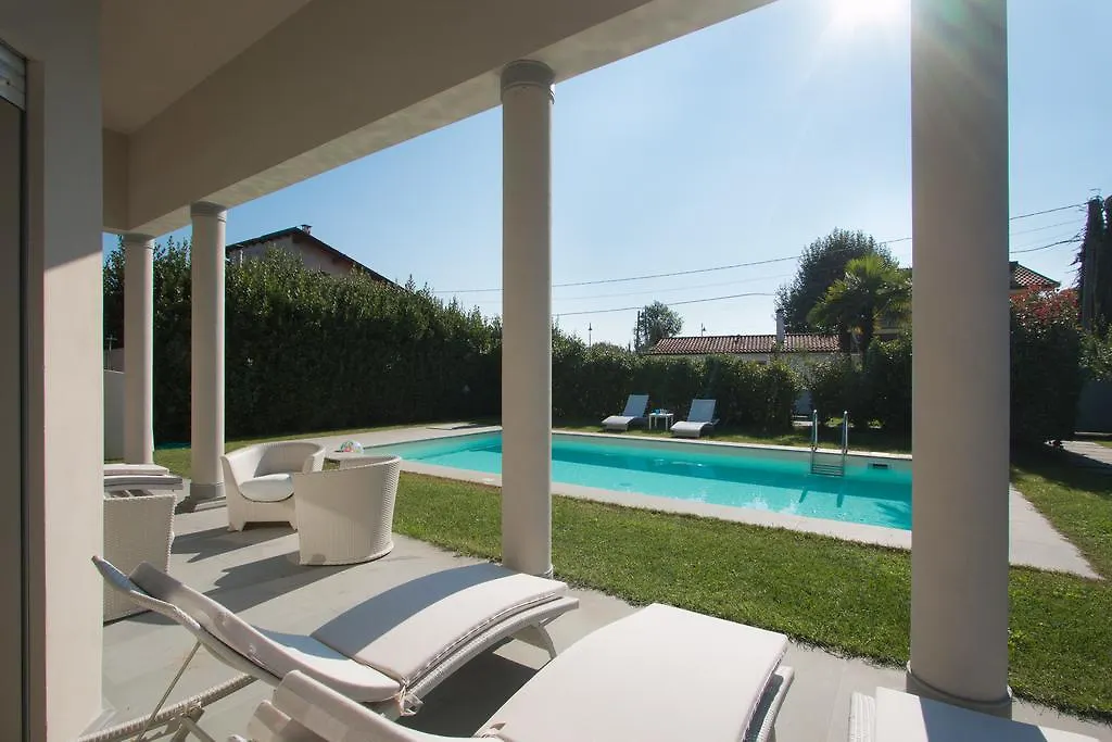 Versilia Sains Souci Villa Marina di Pietrasanta