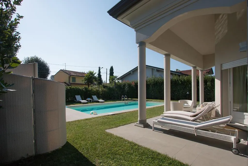 Versilia Sains Souci Villa Marina di Pietrasanta