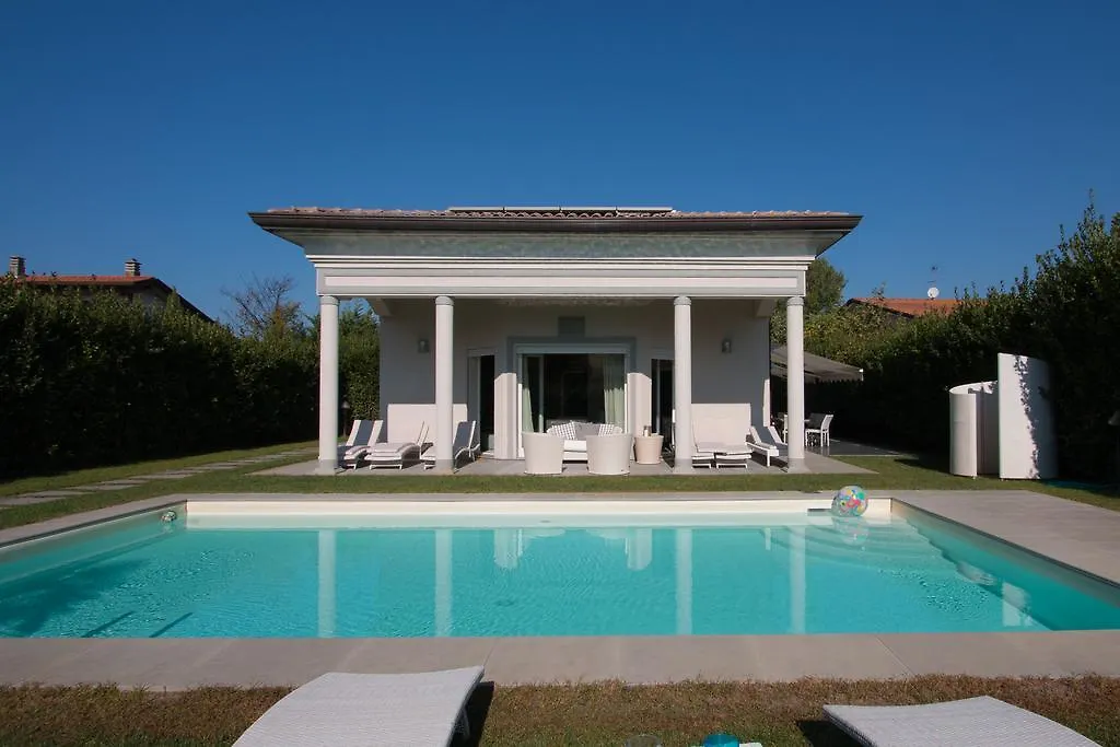 Versilia Sains Souci Villa Marina di Pietrasanta